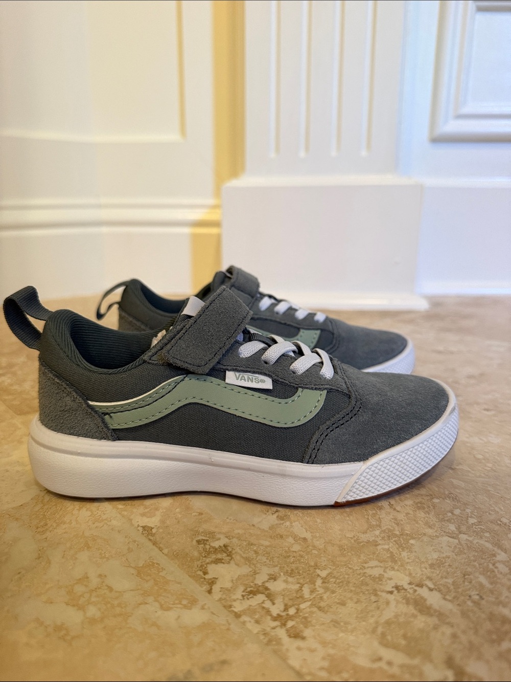 Vans Kids Gray UltraRange- Never Worn!